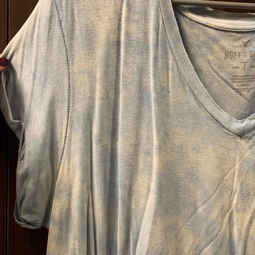 V-Neck Top - Picture 3 of 4